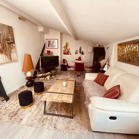 Апартаменти Queen's Palace- Superbe Logement Hypercentre - 242 *